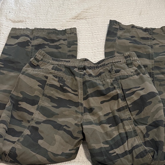 PacSun Camouflage Wide Leg Pants. S. Like New!! - Picture 4 of 6